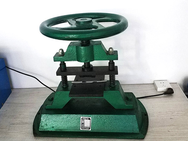 CP-25冲片机